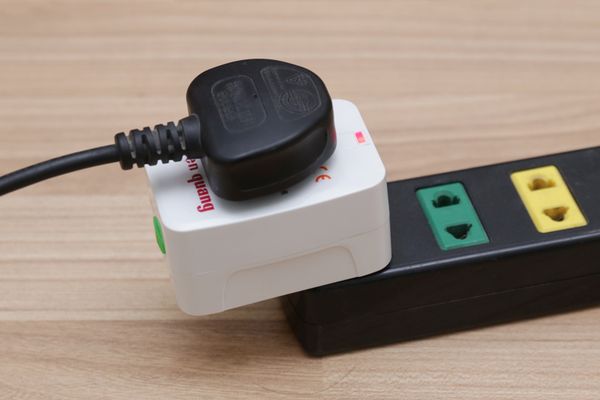 Ổ cắm du lịch Điện Quang ĐQ ESK TV01 ( Màu trắng )