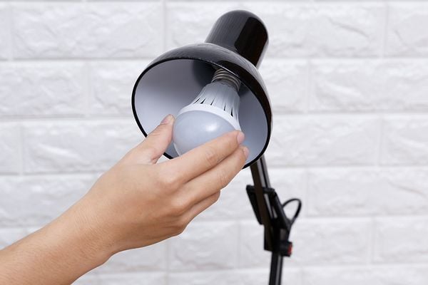 DRAFT Đèn bàn bảo vệ thị lực Điện Quang ĐQ DKL14 B BW (Màu đen, bóng led warmwhite)