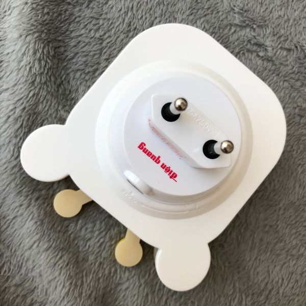 Đèn ngủ cảm biến LED Điện Quang ĐQ LNL03 WW ( Cảm biến quang, hình con bò, ánh sáng vàng )