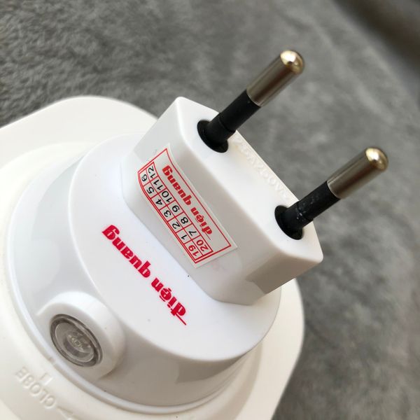 Đèn ngủ cảm biến LED Điện Quang ĐQ LNL03 WW ( Cảm biến quang, hình con bò, ánh sáng vàng )
