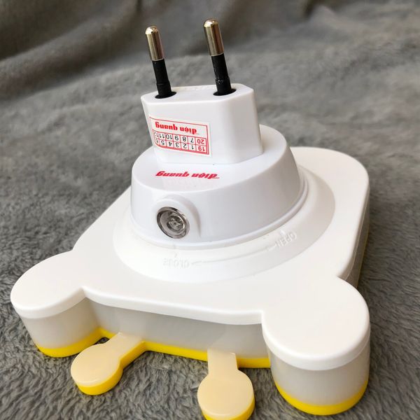 Đèn ngủ cảm biến LED Điện Quang ĐQ LNL03 WW ( Cảm biến quang, hình con bò, ánh sáng vàng )