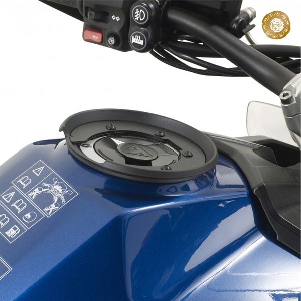  Pát bình xăng GIVI BF02-MY gắn túi TANKLOCKED dành cho xe APRILIA, MV Agusta, TRIUMPH. 