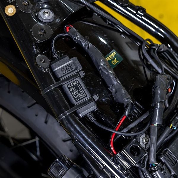  Quad Lock Waterproof 12V to USB Smart Adaptor 