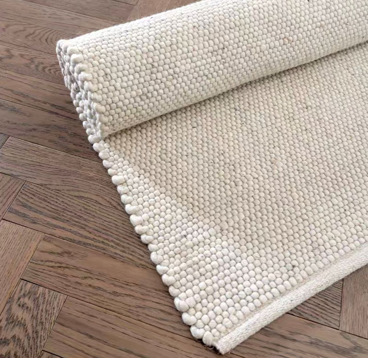  Indian Hand-woven Woolen Rug 