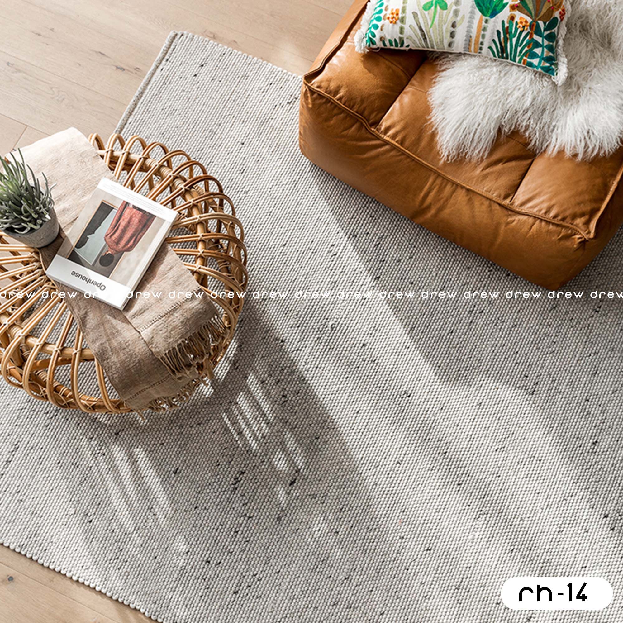 Indian Hand-woven Woolen Rug 