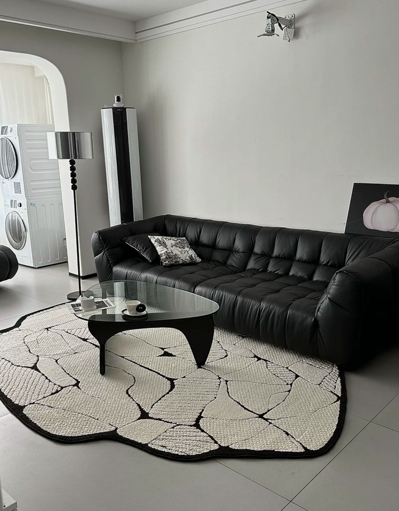 BW leaf pattern rug – Studio by Drew