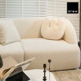  The White Sofa 