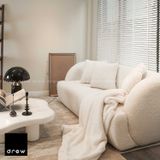  The White Sofa 