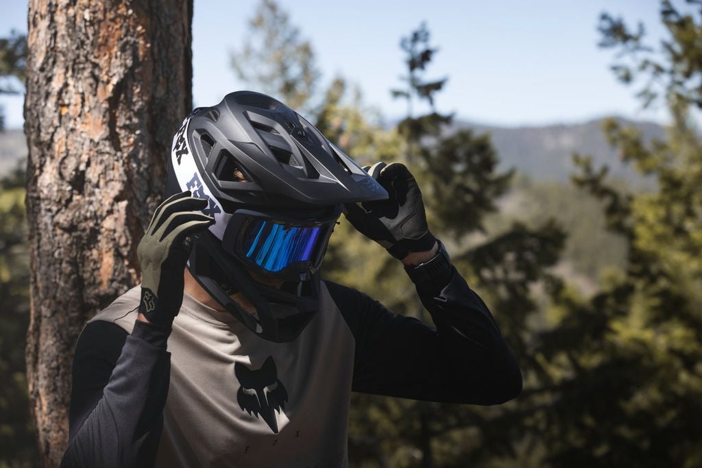 GĂNG TAY FOX RACING MTB DEFEND D3O® GLOVES CHÍNH HÃNG