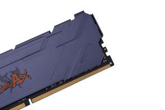 Ram DDR4 8GB COLORFUL BATTLE AX BUSS 3200 Tản Nhiệt Thép