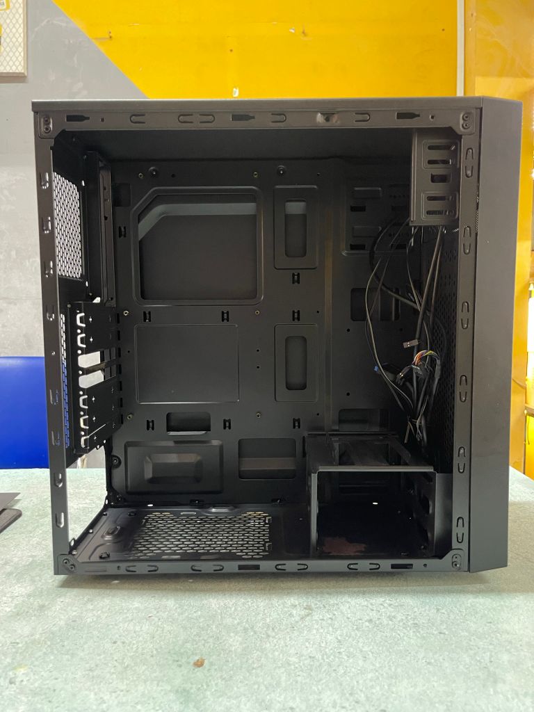 Case SAMA CONQUEST BlACK USED