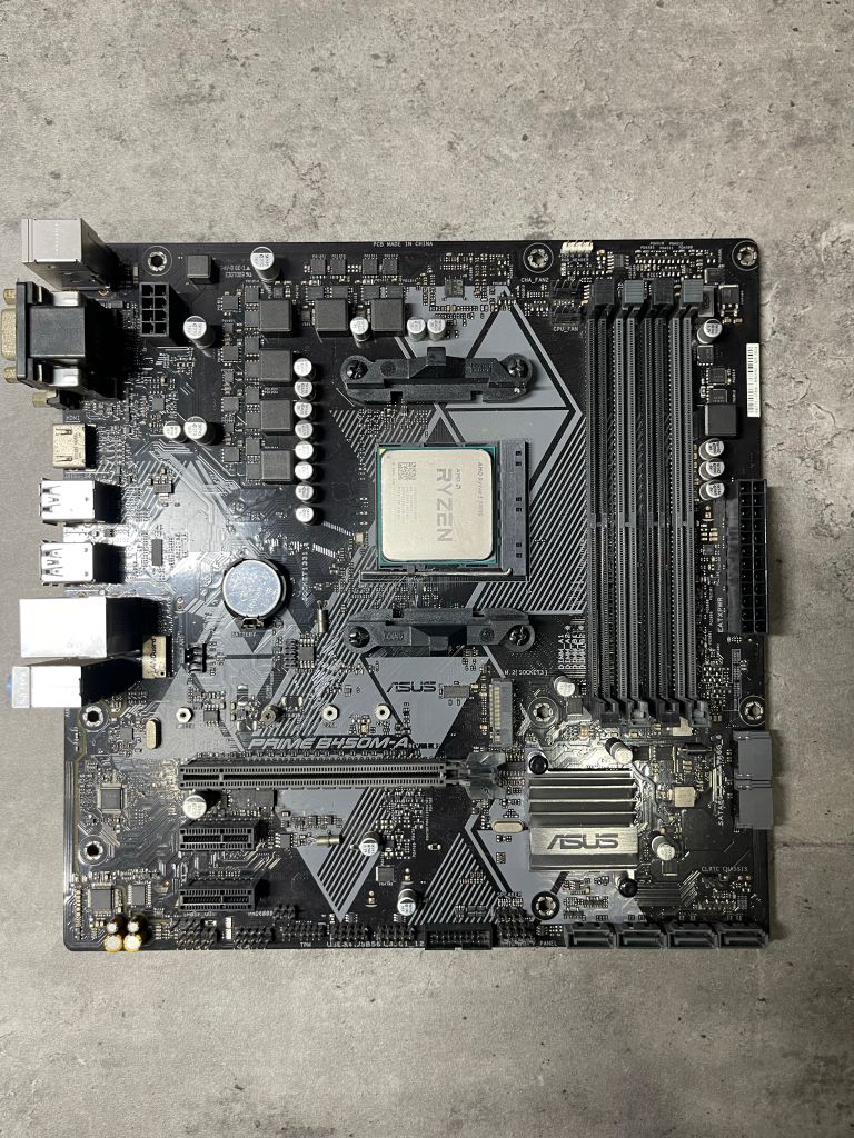 Combo Main AMD ASROCK FM2A68M-DG3 + CPU AMD A8 7680 (3.5Ghz UP TO 3.8Ghz, FM2+, 4 Cores 4 Threads) USED