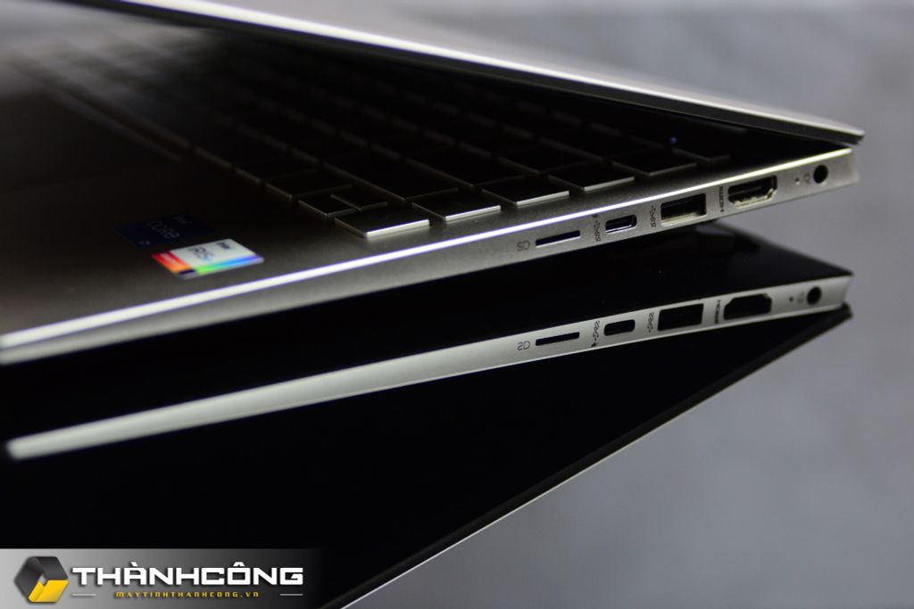 Laptop HP Pavilion 14 dv0534TU i7 1165G7/8GB/512GB/Win11 14 Inch IPS FHD 99%