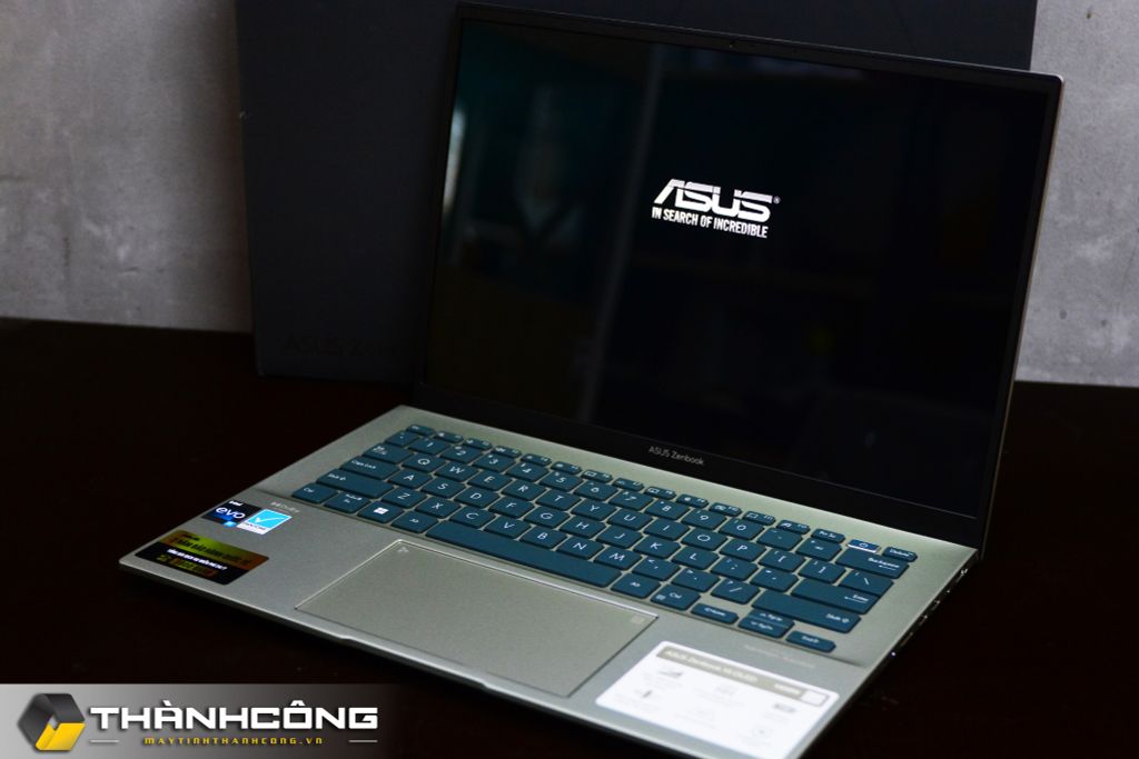 Laptop Asus Zenbook i5-1240P | RAM 8GB | SSD 512GB | LCD 2.8K 90Hz UX3402ZA-KM220W (USED)