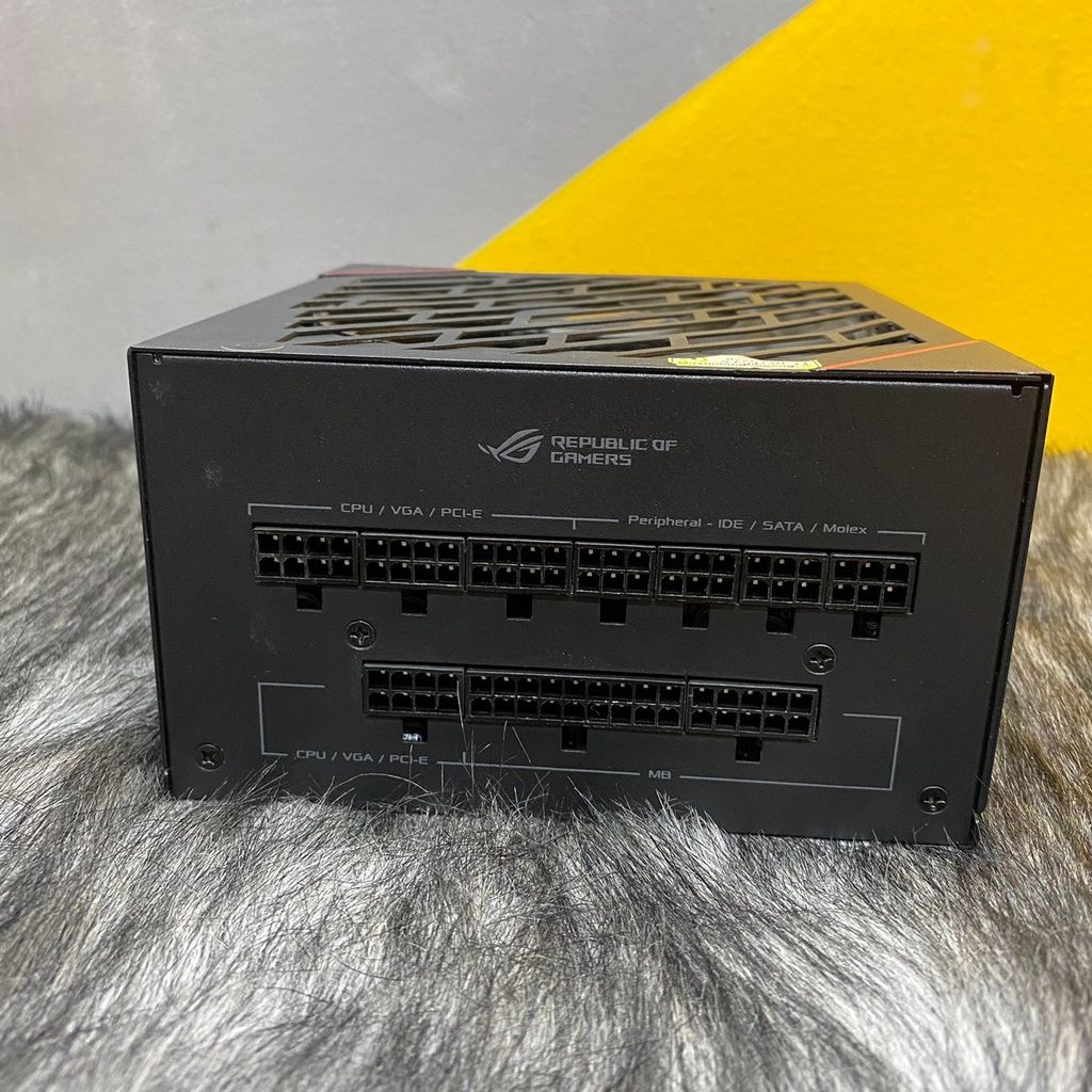 Nguồn máy tính ASUS 650W ROG STRIX 80 PLUS GOLD 09/2031
