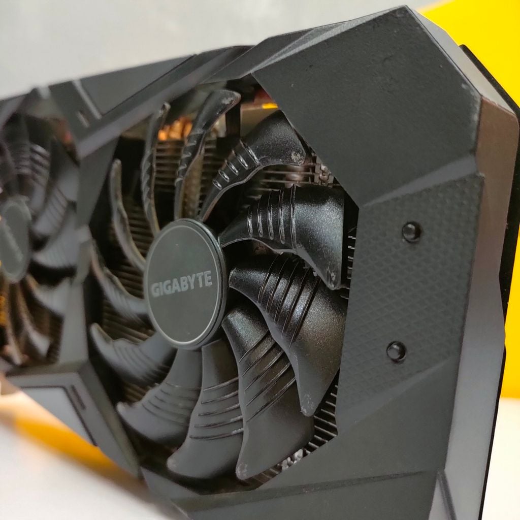 Card màn hình VGA GIGABYTE GEFORCE RTX 2060 D6 6GB cũ