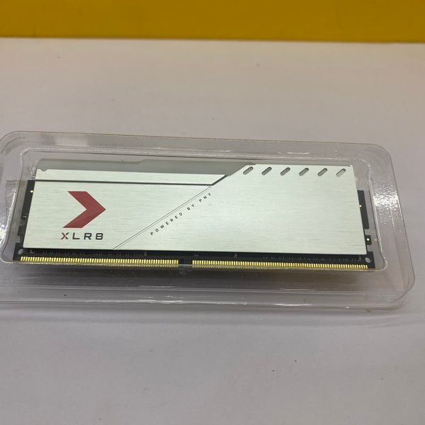 Ram DDR4 PNY XLR8 16GB 3200MHz EPIC-X RGB tản Silver BH 10/2025