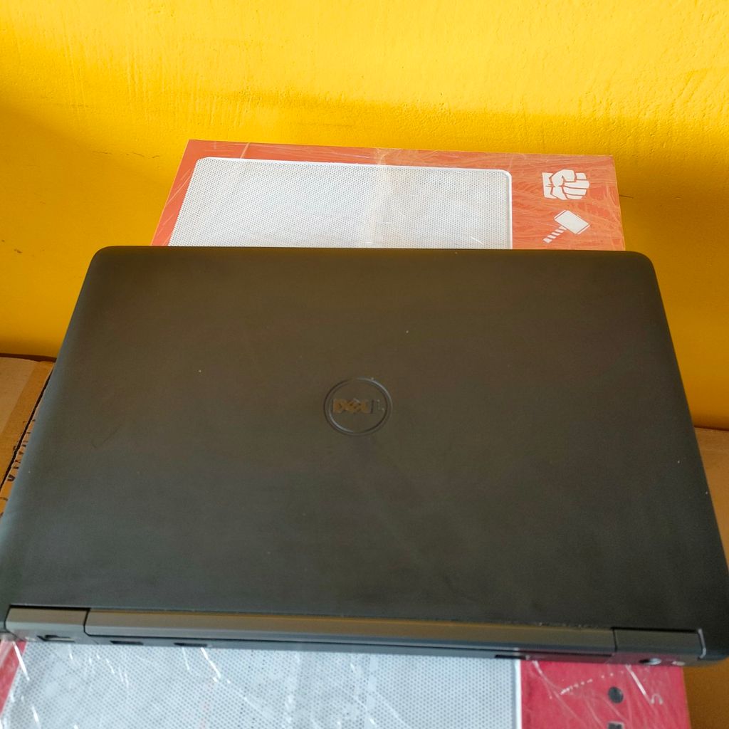 Laptop Dell E5250 12inch i5 5300U/ 8gb ram / 128gb ssd LCD 12.5 CŨ