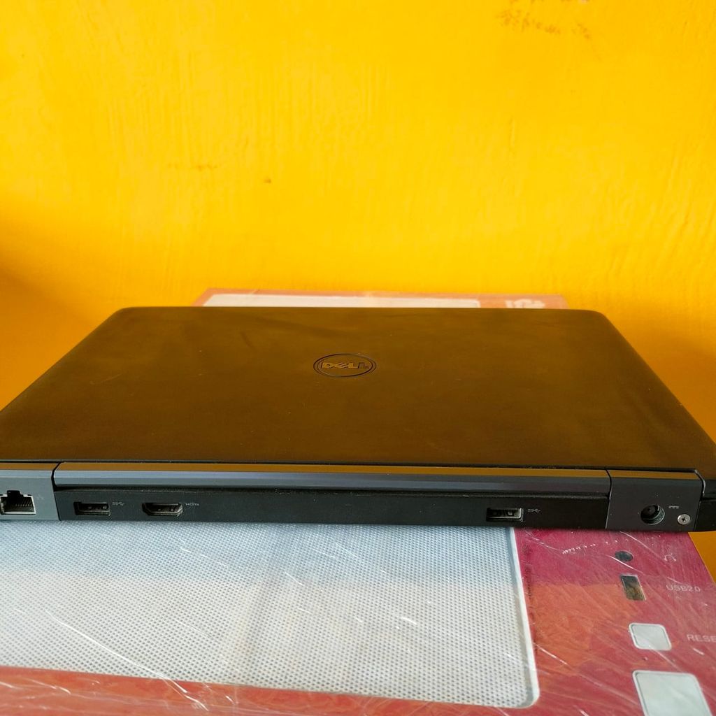 Laptop Dell E5250 12inch i5 5300U/ 8gb ram / 128gb ssd LCD 12.5 CŨ