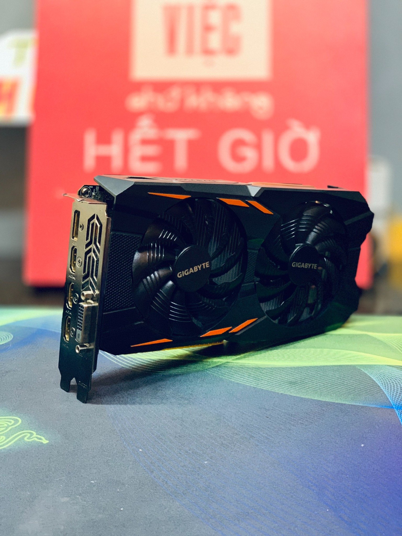 Card m n h nh GIGABYTE GTX 1050Ti Windforce 4gb OC c backplate c
