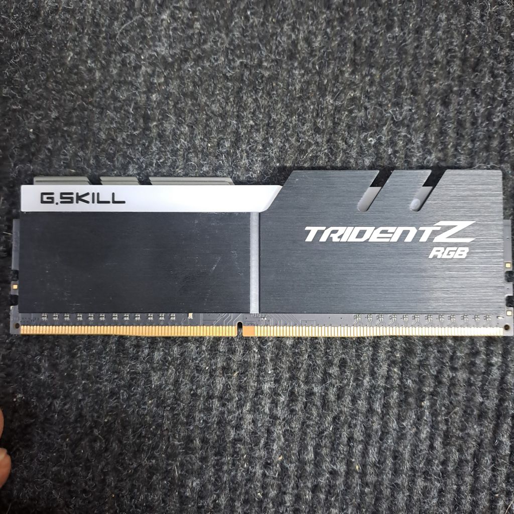 Ram DDR4 Gskill 8GB 3000Mhz Trident Z RGB Cũ