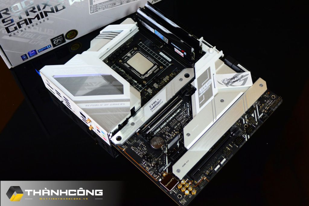 Main ASUS ROG STRIX Z690-A GAMING WIFI D5 BH 7/2027