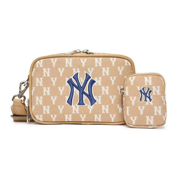 NEW YORK YANKEES Classic MONOGRAM Jacquard S-Boston Bag (Black)