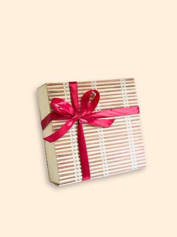 Hộp mây 4 bánh nan - Trắng Đỏ