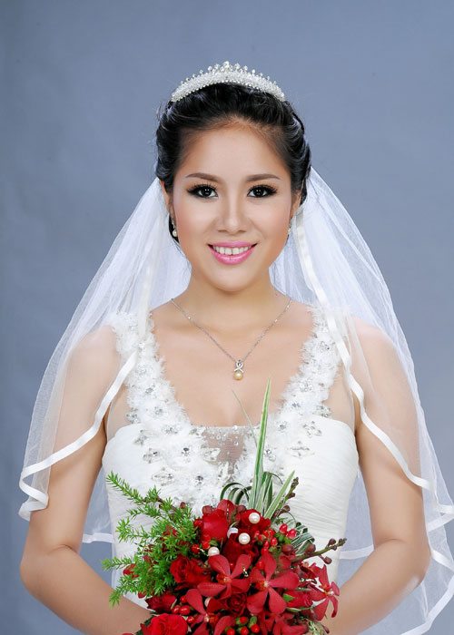 dam cuoi voi bo trang suc ngoc trai khung 13