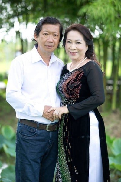 trang suc ngoc trai dang chuoi co dien van luon la lua chon vua an toan vua phu hop voi so thich cua nguoi lon tuoi