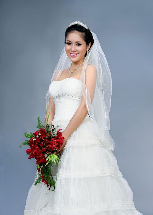 dam cuoi voi bo trang suc ngoc trai khung 14