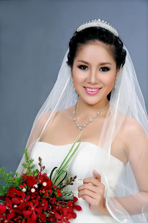 dam cuoi voi bo trang suc ngoc trai khung 15