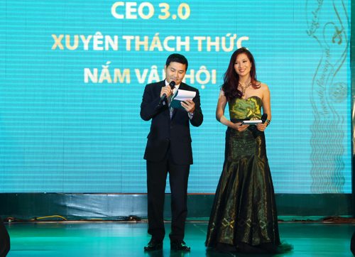 Mrs Nguyễn Thu Hương và phu quân Mrs Nguyen Thu Huong va phu quan