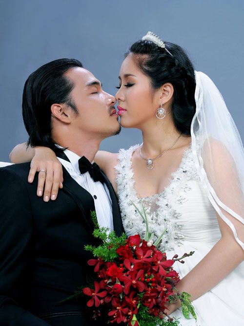 dam cuoi voi bo trang suc ngoc trai khung 5