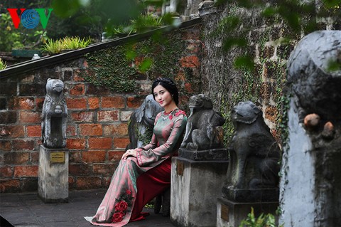 a hau huyen my duyen dang cung trang suc ngoc trai-anh 3 a hau huyen my duyen dang cung trang suc ngoc trai-anh 3