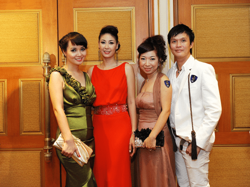 cac nguoi mau va ngoc trai 1