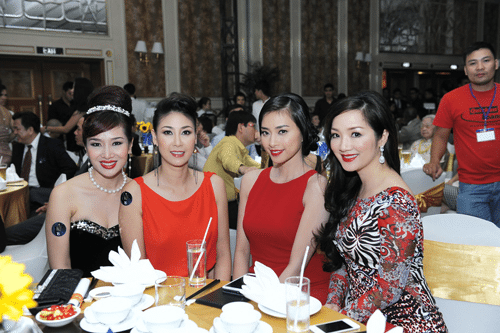 cac nguoi mau va ngoc trai 2