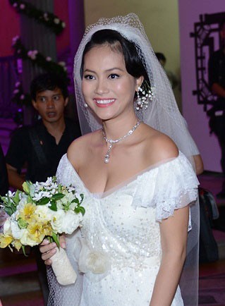 dien vien do hai yen dac biet chon ngoc trai la trang suc chu dao trong ngay hon le dien vien do hai yen dac biet chon ngoc trai la trang suc chu dao trong ngay hon le