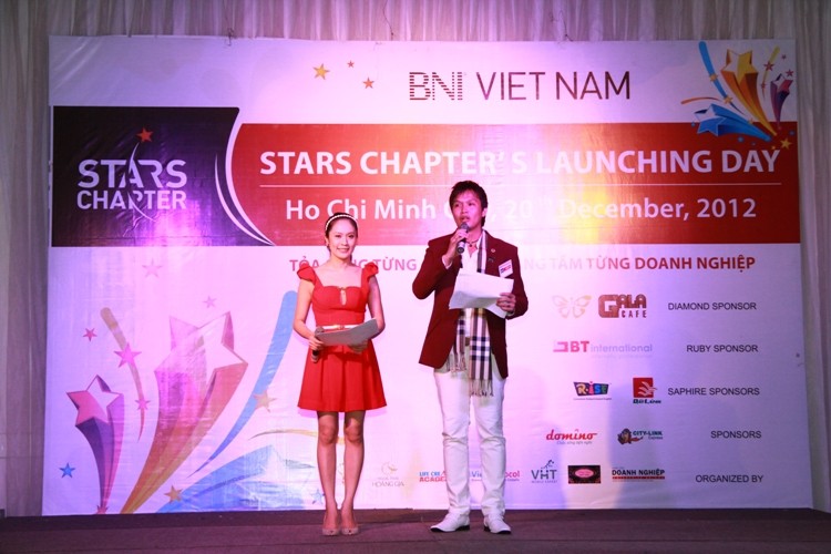 anh gioi thieu voi moi nguoi ve bo trang suc ngoc trai moi