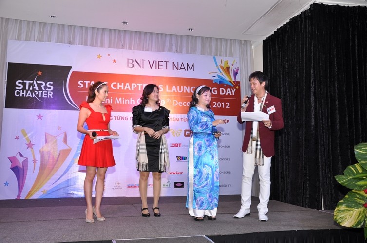 Tuan ngoc trai giup do ban dan thanh thuy