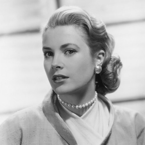 Công nương Grace Kelly đẹp không tì vết, cuốn hút và sang trọng với chuỗi ngọc Akoya ôm cổ