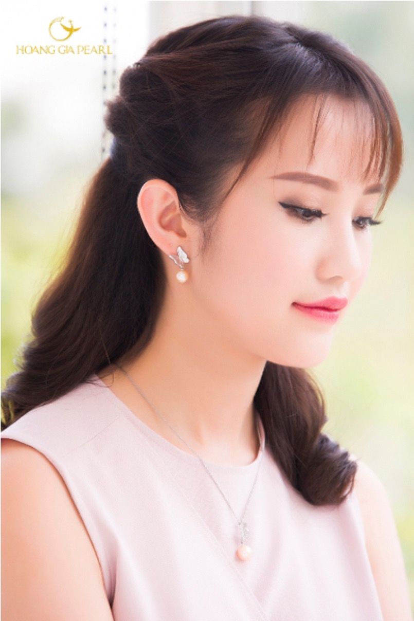 bien-hoa-phong-cach-cung-trang-suc-ngoc-trai