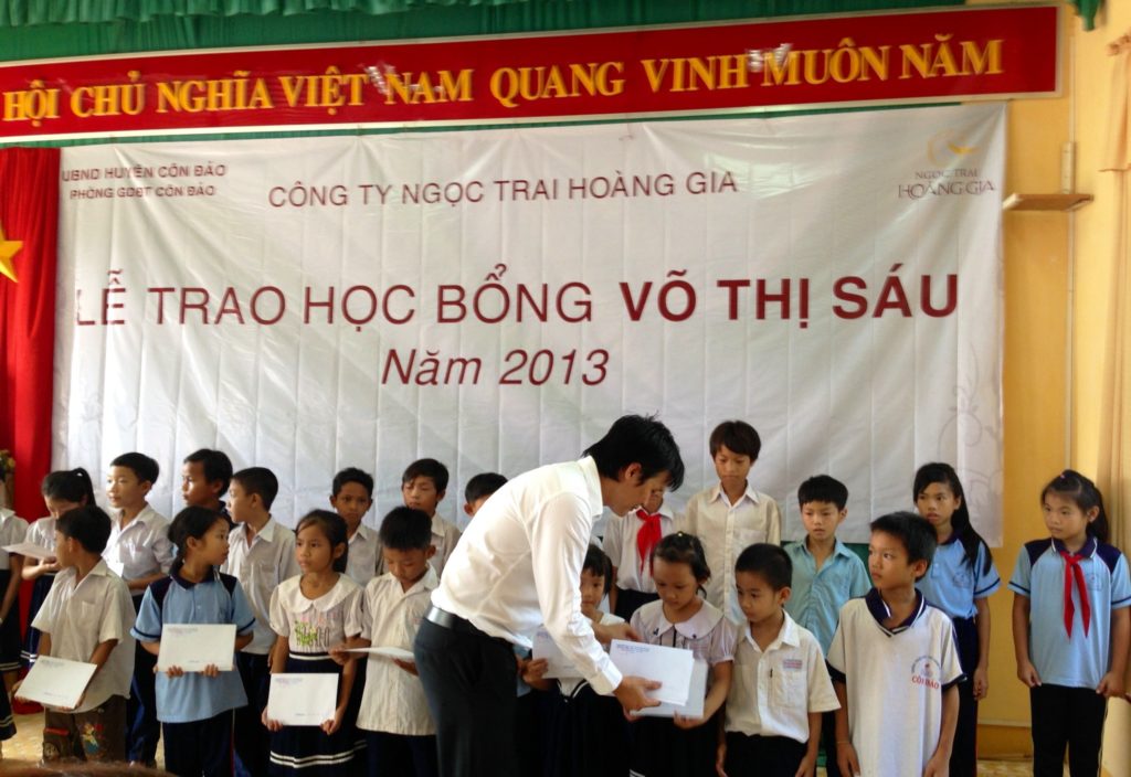 Trao học bổng Võ Thị Sáu trao hoc bong vo thi sau