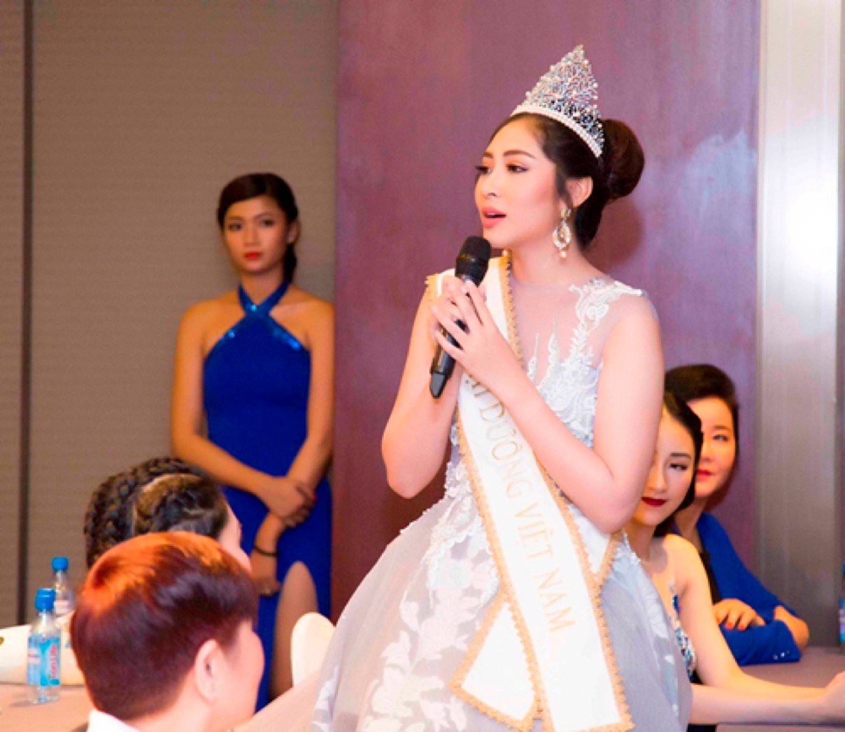 Tham dự sự kiện còn có Hoa hậu Đại dương Đặng Thu Thảo.