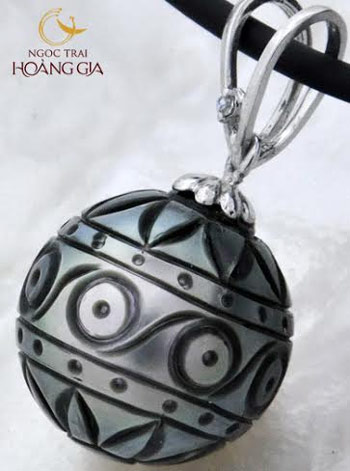 hoa van ngoc trai trong dong