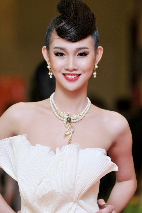 san pham ngoc trai phuong hoang tung canh