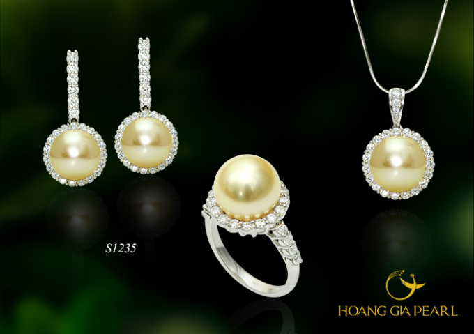 rang-ro-cung-trang-suc-ngoc-trai-anh-vang-6