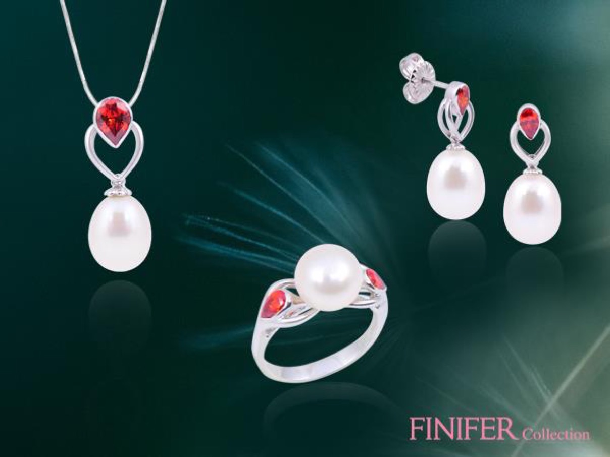 Trang sức ngọc trai nay đã có thêm phiên bản đính đá sắc màu bóng bẩy - Ảnh 6. Trang sức ngọc trai nay đã có thêm phiên bản đính đá sắc màu bóng bẩy - Ảnh 6.