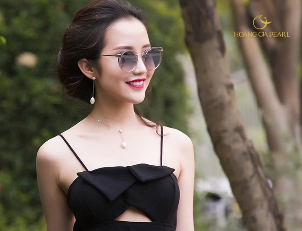 Mốt trang sức ngọc trai kinh điển của phái đẹp - Ảnh 1. Mốt trang sức ngọc trai kinh điển của phái đẹp - Ảnh 1.