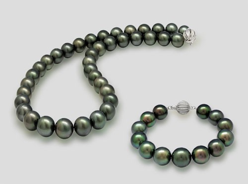 mau den noi tieng cua ngoc trai tahiti mau den noi tieng cua ngoc trai tahiti